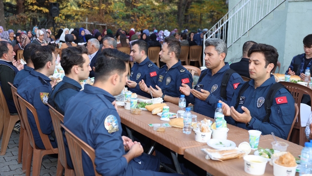 Pozantı ilçesinde Şehit Deniz Teğmen Mustafa Kemal Öz dualarla anıldı