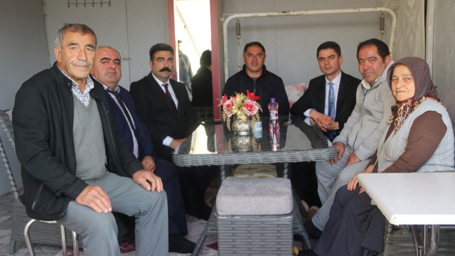 Taşova Kaymakamı Kartal Şehit ailesini ziyaret etti