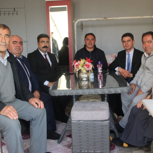 Taşova Kaymakamı Kartal Şehit ailesini ziyaret etti