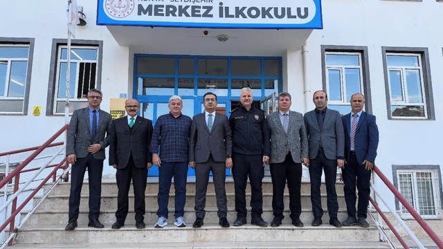 Seydişehir Kaymakamı Kıyıcı, sınıf başkanı seçilen öğrencinin vaadini gerçekleştirdi