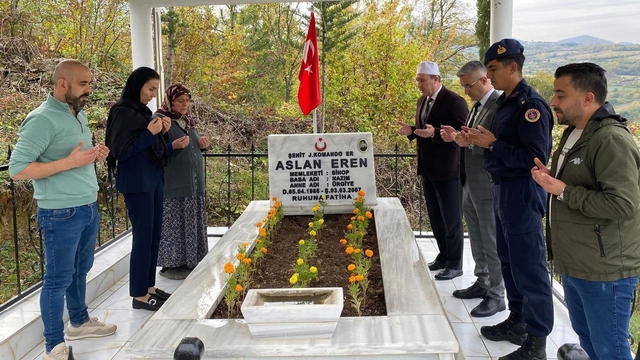 Gerze Kaymakamı Büyüker'den şehit ailesine ziyaret