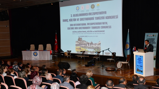 Diyarbakır'da "Uluslararası Mezopotamya İnanç, Kültür ve Gastronomi Turizmi Kongresi" başladı