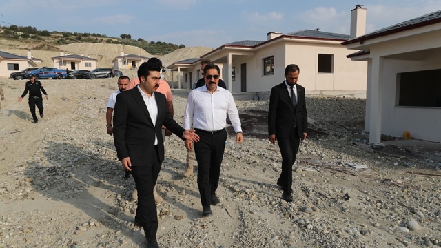 Hatay Yayladağı'nda kırsal deprem konutlarının yapımı sürüyor