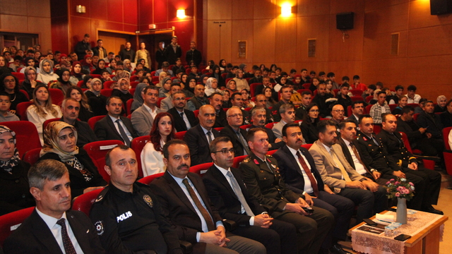 Ahlat'ta "Atatürk'ü Anma Programı" düzenlendi