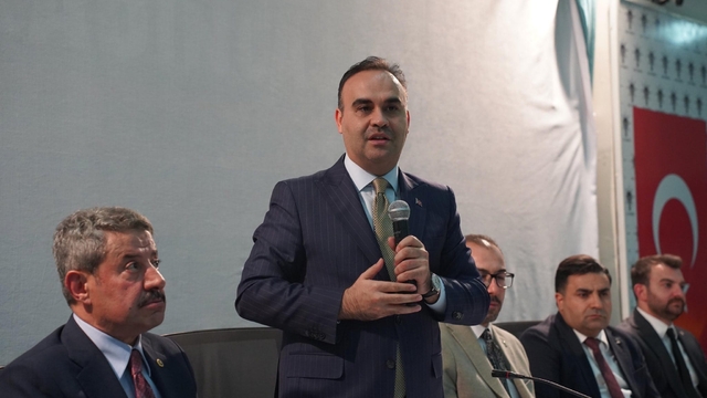 Bakan Kacır: Türkiye, en önemli üretim merkezlerinden biri haline geldi