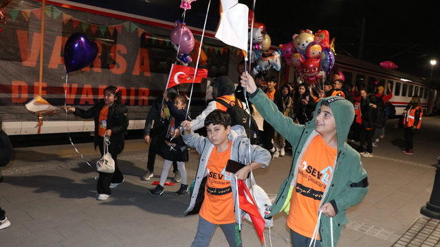 "Umut Treni" lösemili çocuklarla Kayseri'ye ulaştı