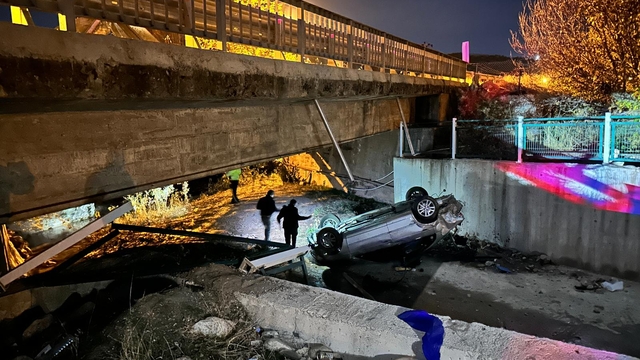 Tunceli'de otomobil dereye uçtu; Uzman Çavuş yaşamını yitirdi
