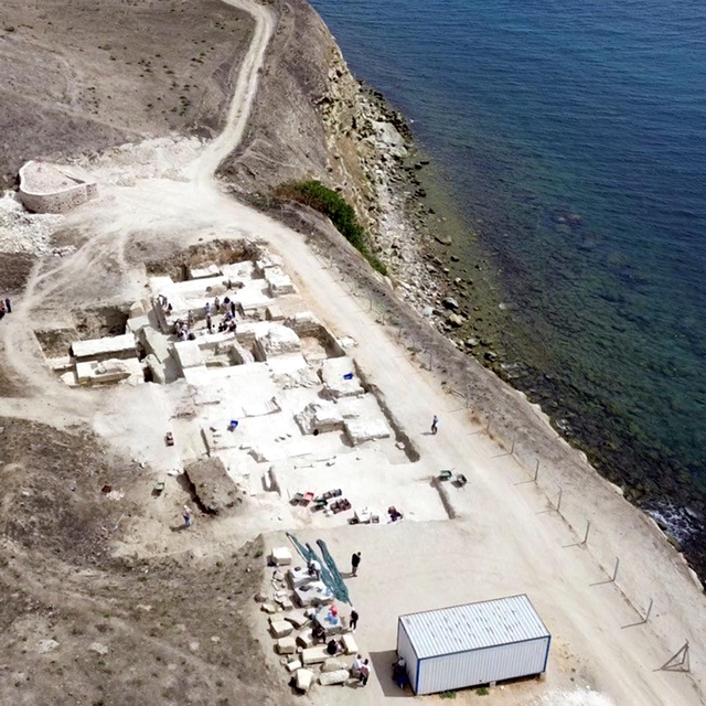 Perinthos Antik Kenti kazılarında denizde liman yapısı tespit edildi