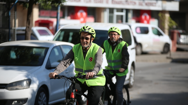 Lisedeki tüm öğrenci, öğretmen ve çalışanlar okula bisikletle gidiyor