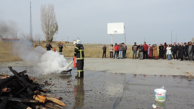Ulaş'ta yangın eğitimi ve tatbikatı gerçekleştirildi