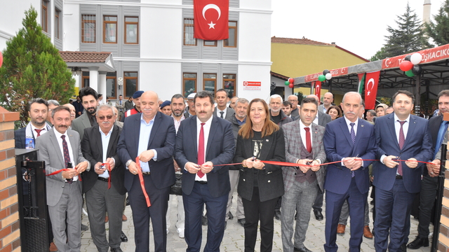 Gümüşhacıköy Müftülüğü Filistin için yardım kermesi düzenledi