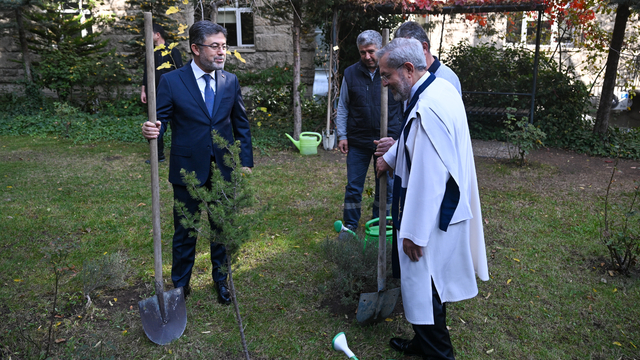 Tarım ve Orman Bakanı Yumaklı'dan vatandaşlara "ağaçlandırma seferberliği" çağrısı: