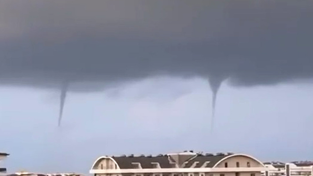 Antalya'da denizde hortumlar oluştu