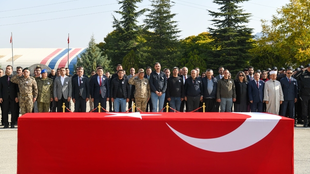 Tunceli'de trafik kazasında hayatını kaybeden asker için tören düzenlendi