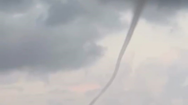 Antalya'da oluşan hortum kameraya yansıdı