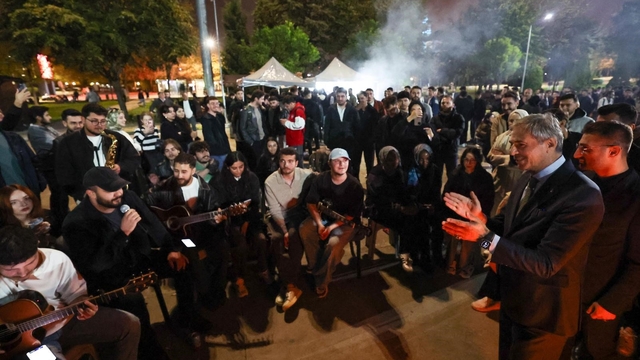 Başkan Alemdar ve Rektör Al, vize haftası öncesi öğrencilerle buluştu