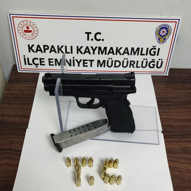 Kapaklı'da polis ekipleri çalışmalarında devam ediyor