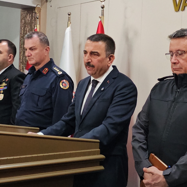 Zonguldak'ta ruhsatsız maden ocaklarına büyük darbe
Zonguldak Valisi Osman...