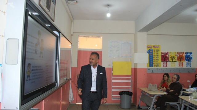 Cizre'de akran zorbalığı eğitim semineri düzenlendi