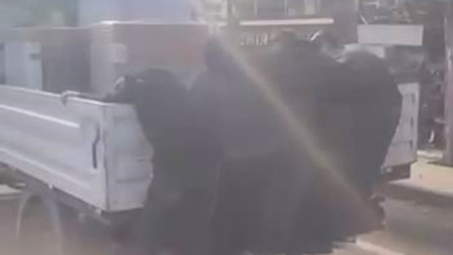 Diyarbakır'da çocukların tehlikeli yolculuğu kameraya yansıdı