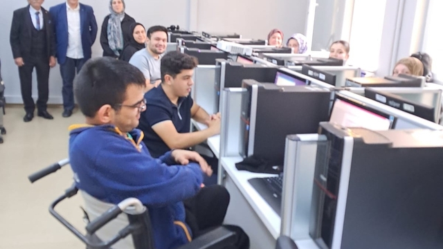 Bafra'da engellilere "Bilgisayar İşletmenliği Kursu" başladı