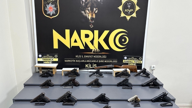Kilis'te tır ve evlerde silah ile kaçak sigara ele geçirildi: 1 tutuklama