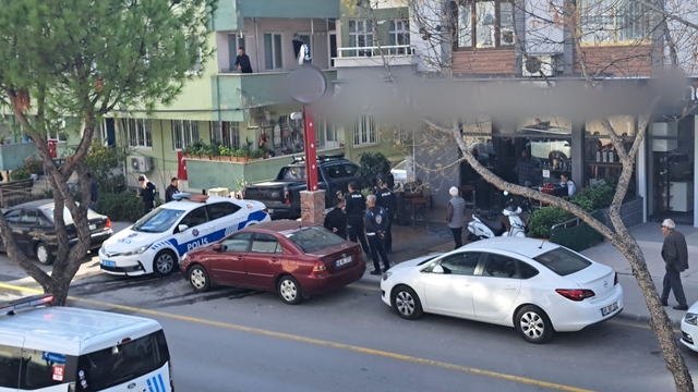 Menteşe'de alacak verecek kavgası kanlı bitti: 1'i ağır 2 yaralı