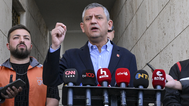 CHP Genel Başkanı Özel, gazetecilerin sorularını yanıtladı: