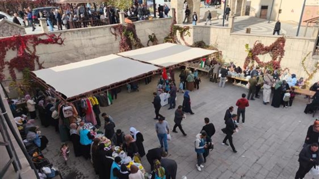 Hakkari'de Gazze yararına "Hayır Çarşısı" etkinliği düzenlendi