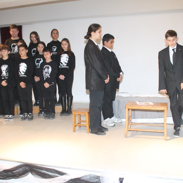 Manyas'ta "Atatürk'ü Anma Programı" düzenlendi