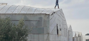 Mersin'de hortum ve fırtına seralara zarar verdi