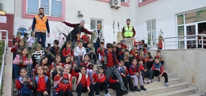 Siirt'te ilkokul öğrencilerine fidan dağıtıldı