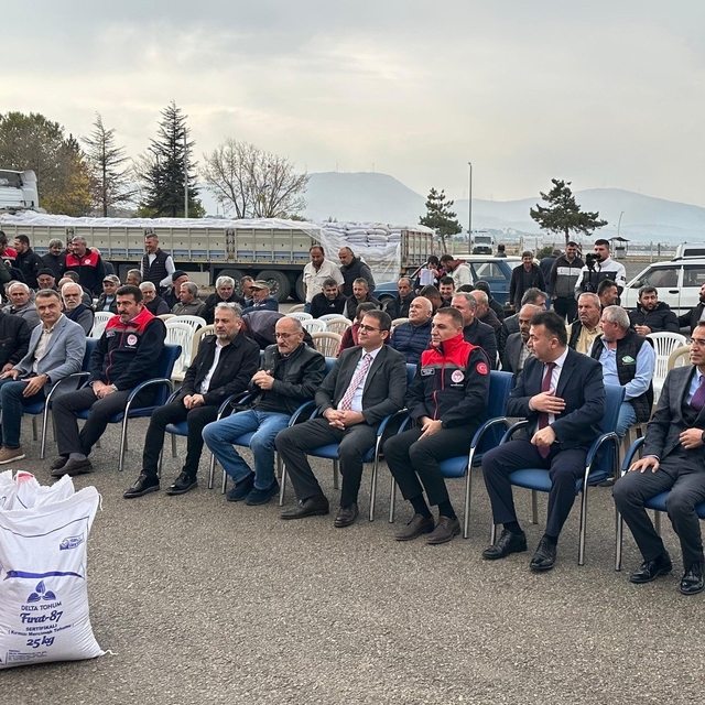 Beyşehir'de üreticilere kırmızı mercimek tohumu desteği