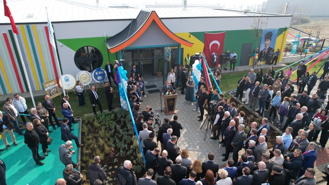 Nilüfer Belediyesi'nin dördüncü, kreş ve gündüz bakımevi açıldı
Bu kreş geceleri de hizmet verecek