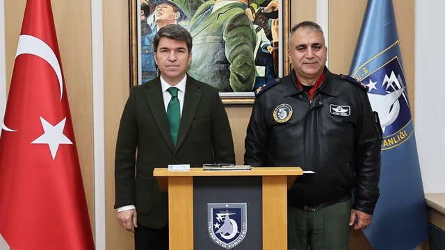 Amasya Valisi Bakan, Merzifon Garnizon Komutanı Serin'i ziyaret etti