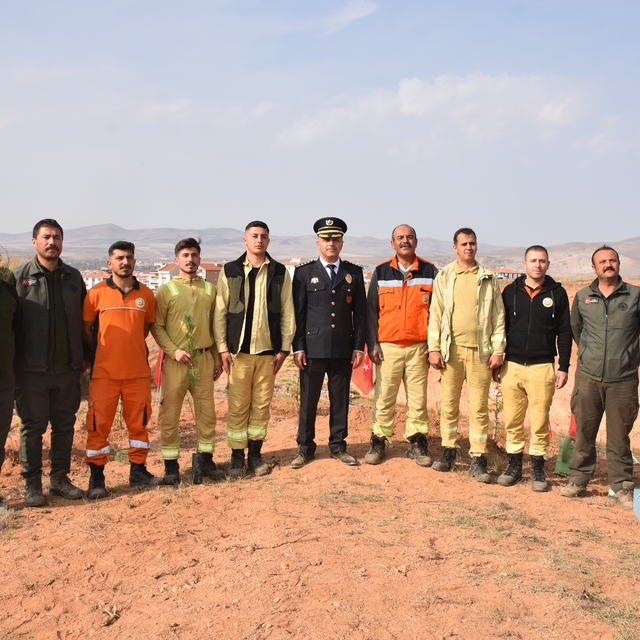 Kırşehir'de şehitler anısına 500 fidan toprakla buluştu