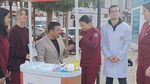 Pazaryeri'nde vatandaşlar diyabet konusunda bilgilendirildi