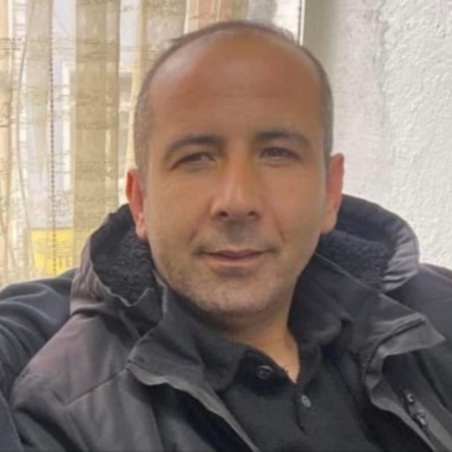 Asfalt çalışması sırasında kamyonun damperi elektrik telleriyle temas etti:...