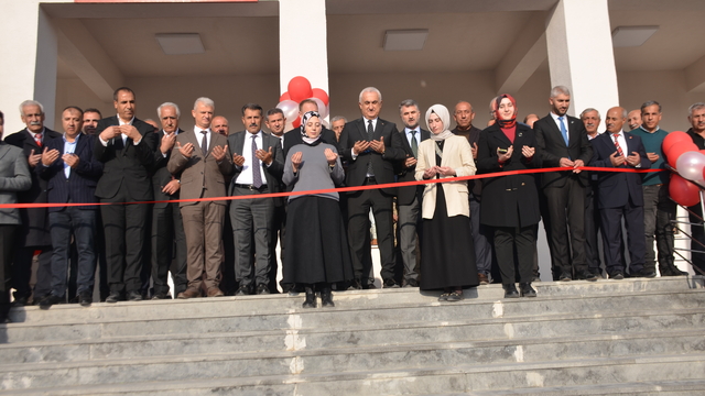 Muş Valisi Çakır, Bulanık'ta "Öğretmenevi Temel Atma Töreni"ne katıldı