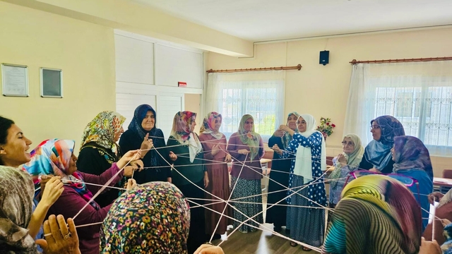 Aile ve Sosyal Hizmetler Bakanlığının "Modüler Aile Eğitim Programı" 42 ilde daha uygulanmaya başlandı