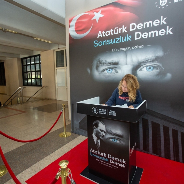 Atatürk'e özlem satırlara dökülüyor