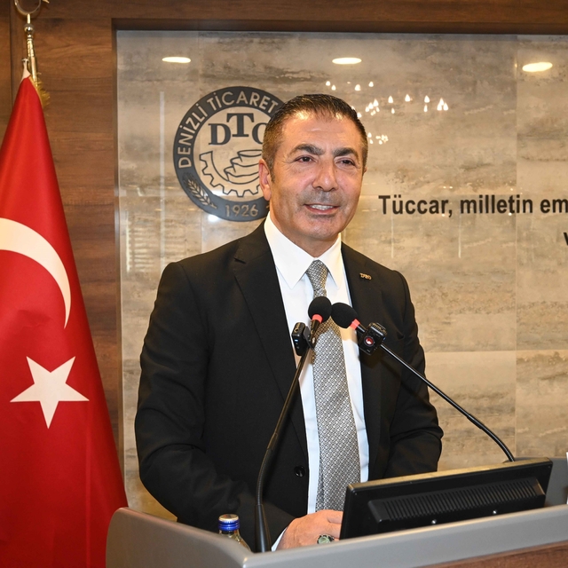 Başkan Erdoğan meclis üyelerine "Biz bir aileyiz" diye seslendi
DTO Başkanı...