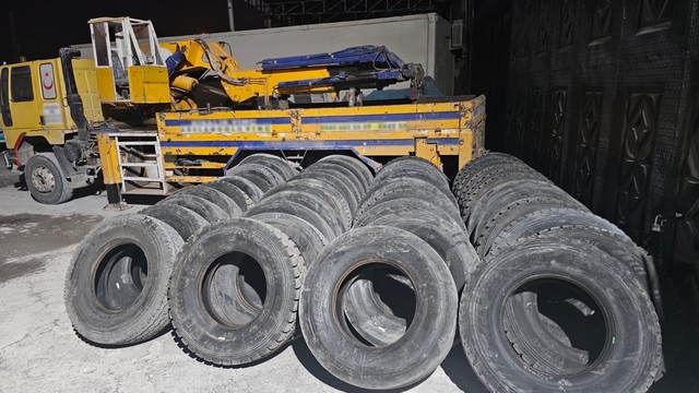 Jandarmadan lastik operasyonu