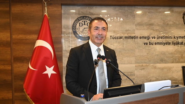 Başkan Erdoğan meclis üyelerine "Biz bir aileyiz" diye seslendi
DTO Başkanı Erdoğan; "DTO, şehrin ekonomisine yön veren büyük bir ailedir"