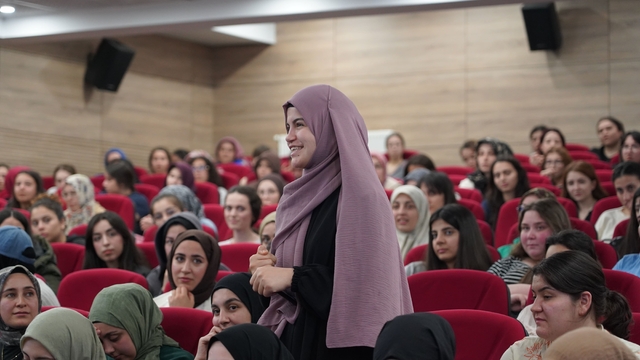 Rektör Akkaya ile Rektör Alican "Gençlerle Baş Başa" programında öğrencilerle bir araya geldi