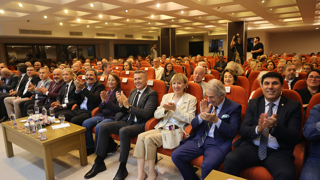 'Mersin Kenti Edebiyat Ödülü', Ahmet Ümit'in