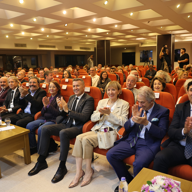 'Mersin Kenti Edebiyat Ödülü', Ahmet Ümit'in