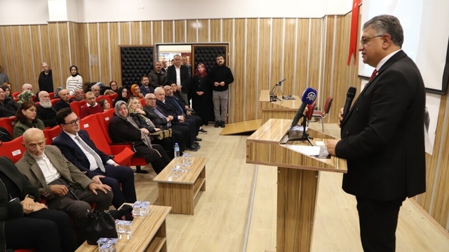 "Yaşayan İnsan Hazinesi" unvanına sahip çini sanatçısı Hamza Üstünkaya için DPÜ'de anma töreni düzenlendi