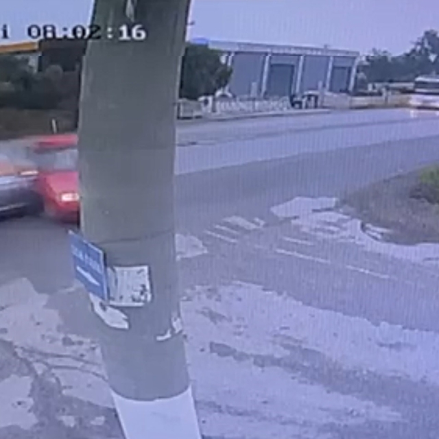 Kemalpaşa'da feci trafik kazası kamerada: 2 ölü, 4 yaralı