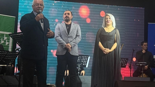 Bursa'da Elif Aydoğan ve Sebahattin Atik konser verdi